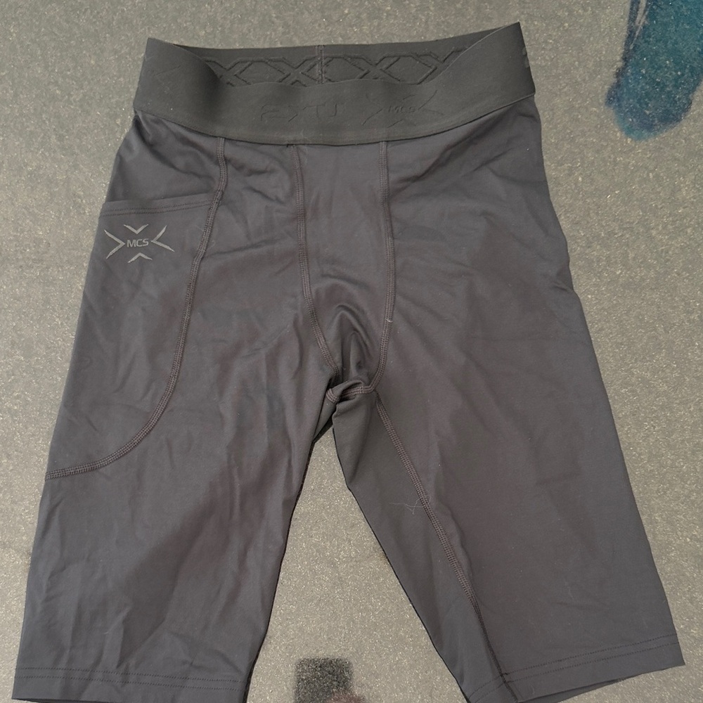2XU Men's Black MCS Compression Athletic Shorts